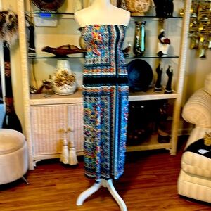 I am selling a sleeveless dress colorful